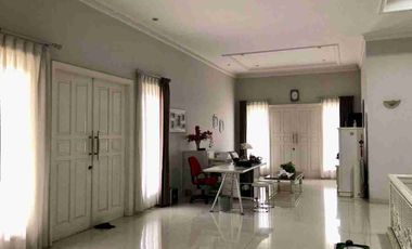 Dijual Rumah 2 Lantai. Graha Family. Surabaya Kota