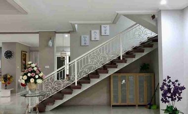 Dijual Rumah 2 Lantai. Graha Family. Surabaya Kota