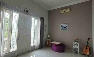 Dijual Rumah 2 Lantai. Graha Family. Surabaya Kota