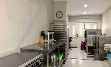 Dijual Rumah 2 Lantai. Graha Family. Surabaya Kota