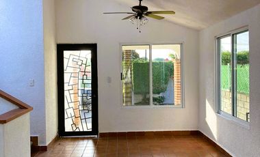 Casa Remodelada en Venta en Cocoyoc. Amplia Propiedad con Jardín y Piscina privada.