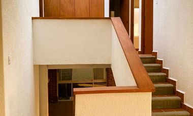 Casa Remodelada en Venta en Cocoyoc. Amplia Propiedad con Jardín y Piscina privada.