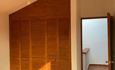 Casa Remodelada en Venta en Cocoyoc. Amplia Propiedad con Jardín y Piscina privada.