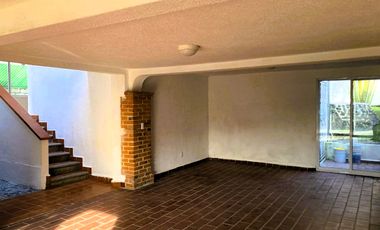 Casa Remodelada en Venta en Cocoyoc. Amplia Propiedad con Jardín y Piscina privada.