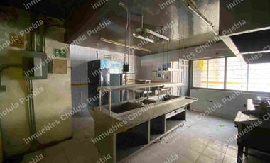 Local comercial ideal para restaurante, botanero, bar, antro, snackbar, sala de despecho, karaoke.