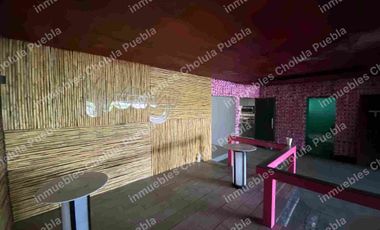 Local comercial ideal para restaurante, botanero, bar, antro, snackbar, sala de despecho, karaoke.