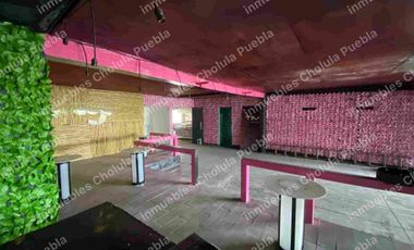 Local comercial ideal para restaurante, botanero, bar, antro, snackbar, sala de despecho, karaoke.