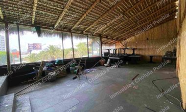 Local comercial ideal para restaurante, botanero, bar, antro, snackbar, sala de despecho, karaoke.