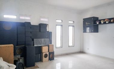 Rumah Kontemporer 2,5 Lantai Siap Huni di Pusat Kota Cianjur