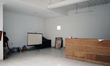 Rumah Kontemporer 2,5 Lantai Siap Huni di Pusat Kota Cianjur
