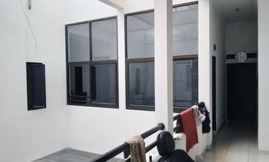 Rumah Kontemporer 2,5 Lantai Siap Huni di Pusat Kota Cianjur