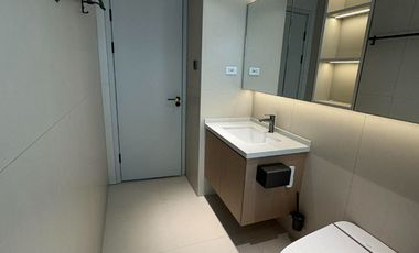 2 BR Shang Salcedo Place