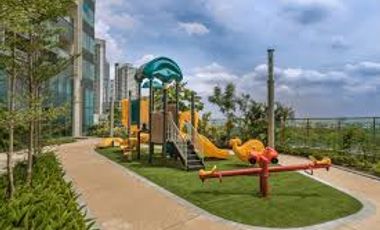 2 BR Shang Salcedo Place