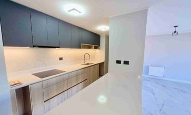 Se arrienda exclusivo departamento Edificio Brazilia.