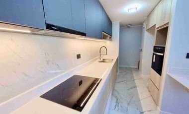 Se arrienda exclusivo departamento Edificio Brazilia.