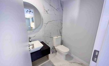 Se arrienda exclusivo departamento Edificio Brazilia.