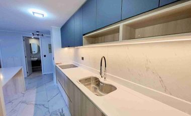 Se arrienda exclusivo departamento Edificio Brazilia.