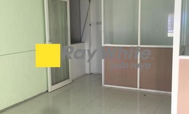 Rumah Cluster 6Kamar Siap huni dekat Taman Jayawijaya mojosongo Solo