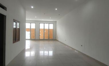 Ruko Baru Gandeng / Rendeng di Jalan Raya Moh.Toha