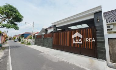 DIJUAL RUMAH BARU DI SUMBER BANJARSARI SURAKARTA