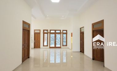 DIJUAL RUMAH BARU DI SUMBER BANJARSARI SURAKARTA