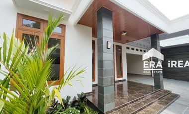 DIJUAL RUMAH BARU DI SUMBER BANJARSARI SURAKARTA