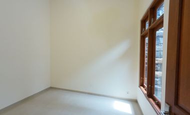 DIJUAL RUMAH BARU DI SUMBER BANJARSARI SURAKARTA