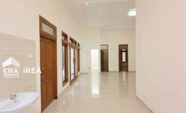 DIJUAL RUMAH BARU DI SUMBER BANJARSARI SURAKARTA