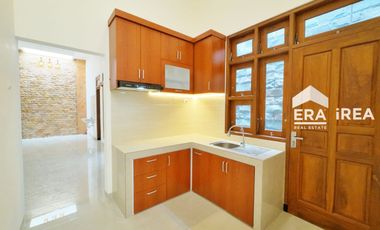 DIJUAL RUMAH BARU DI SUMBER BANJARSARI SURAKARTA