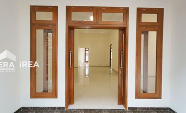 DIJUAL RUMAH BARU DI SUMBER BANJARSARI SURAKARTA