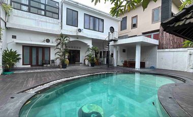 Dijual / Disewakan Rumah Elite Semi Villa 6 kamar di Renon Siap Huni