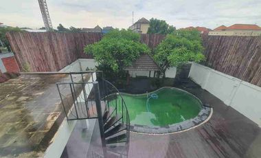 Dijual / Disewakan Rumah Elite Semi Villa 6 kamar di Renon Siap Huni
