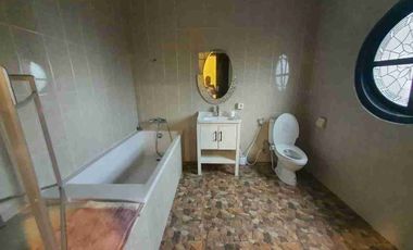 Dijual / Disewakan Rumah Elite Semi Villa 6 kamar di Renon Siap Huni