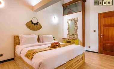 Luxury Tropical Living – Exclusive Villa Near Pantai Nyanyi