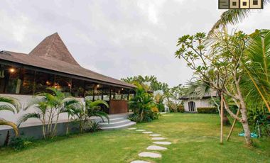 Luxury Tropical Living – Exclusive Villa Near Pantai Nyanyi