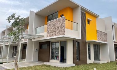 DIJUAL RUMAH HOEK DENGAN VIEW DANAU DI PIK2 – POSISI SANGAT RARE