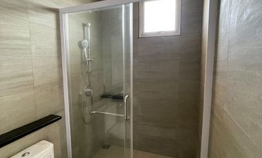 DIJUAL RUMAH HOEK DENGAN VIEW DANAU DI PIK2 – POSISI SANGAT RARE