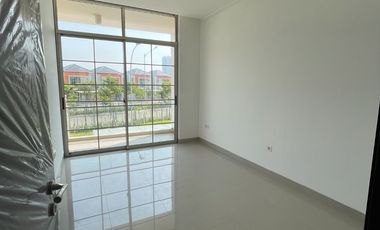 DIJUAL RUMAH HOEK DENGAN VIEW DANAU DI PIK2 – POSISI SANGAT RARE