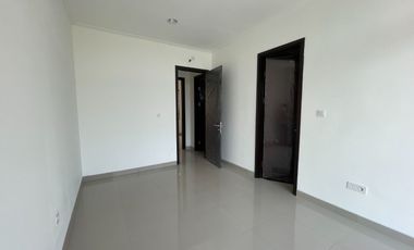 DIJUAL RUMAH HOEK DENGAN VIEW DANAU DI PIK2 – POSISI SANGAT RARE