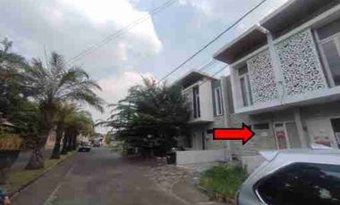 Dijual murah via lelang rumah di puri Safira Menganti Gresik