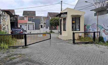 Dijual via  lelang  rumah Greenhill Kebomas gresik  lokasi strategis