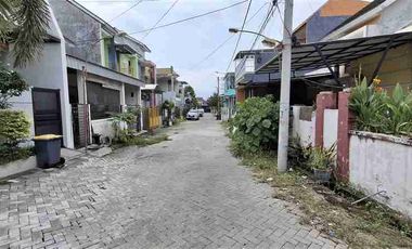 Dijual via  lelang  rumah Greenhill Kebomas gresik  lokasi strategis