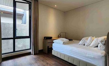 MODERN TROPIS STYLE TOWNHOUSE DI CIPETE RAYA DEKAT MRT