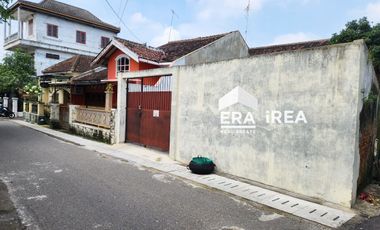 RUMAH DIJUAL DI SOLO DEKAT DENGAN STADION MANAHAN SOLO