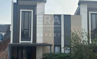 Rumah Cantik Dijual dalam Cluster View Taman di Grand Duta City, Bekasi.