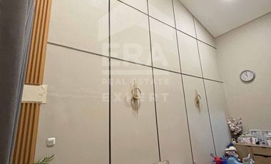 Rumah Cantik Dijual dalam Cluster View Taman di Grand Duta City, Bekasi.