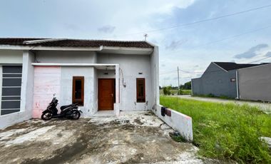 RUMAH TYPE 36 POSISI HOOK ATAU 2 MUKA DI SRAGEN DEKAT SMK N 2 SRAGEN TURUN HARGA
