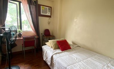 2BR CONDO W BAR&BALCONY OVERLOOKING MCKINLEY