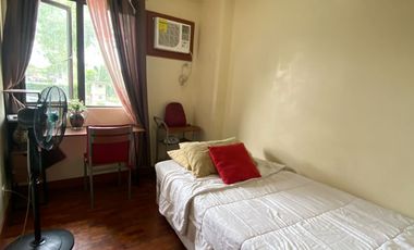 2BR CONDO W BAR&BALCONY OVERLOOKING MCKINLEY