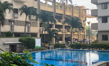 2BR CONDO W BAR&BALCONY OVERLOOKING MCKINLEY